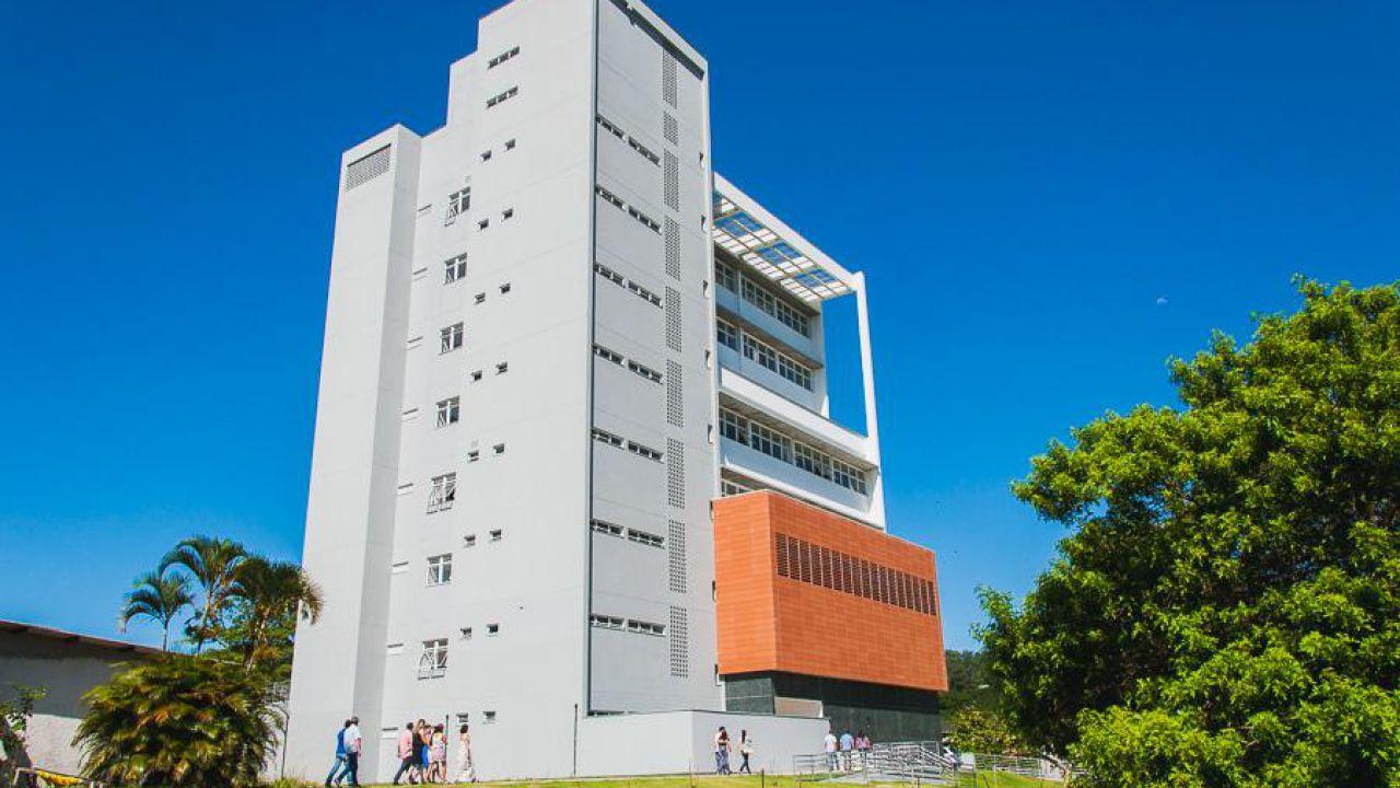 UFSC - Centro de Comunicação e Expressão